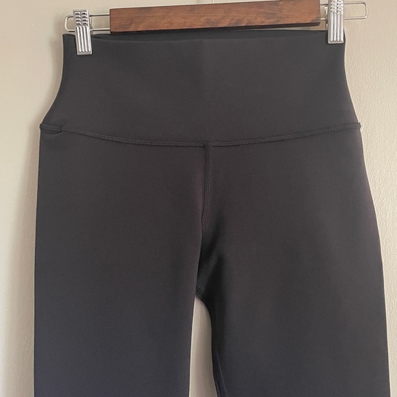 ALO Yoga Black Leggings - Picture 3 of 7